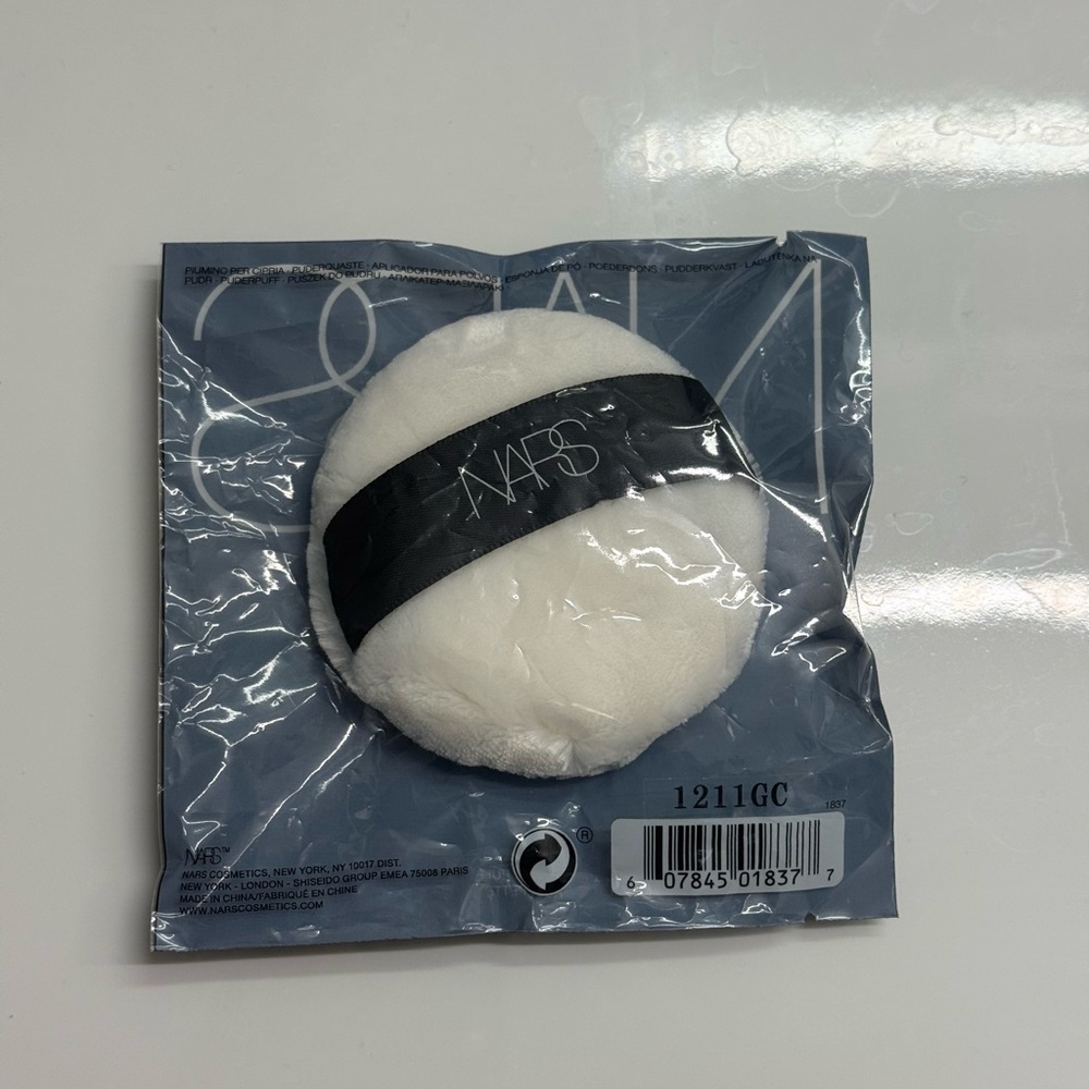 NARS Black and White Makeup Puff - Brand New Sealed
